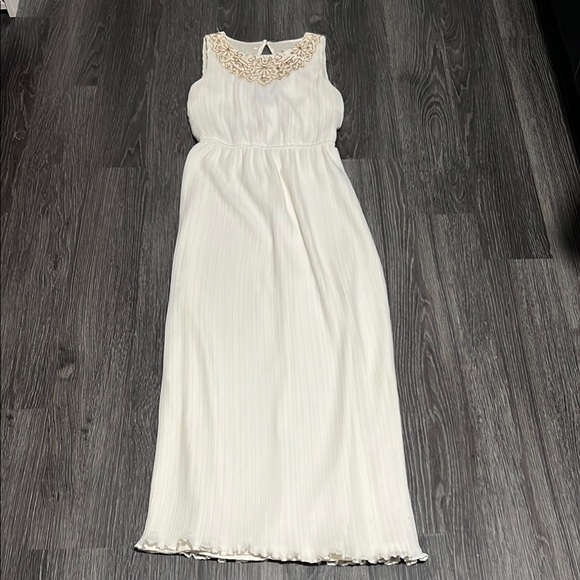 Badgley Mischka Dresses & Skirts - Badgley Mischka White Maxi Dress with Gold Accents